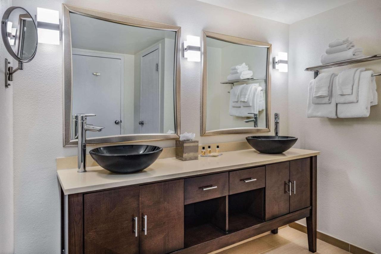 Отель Wyndham Sacramento Carmichael Экстерьер фото
