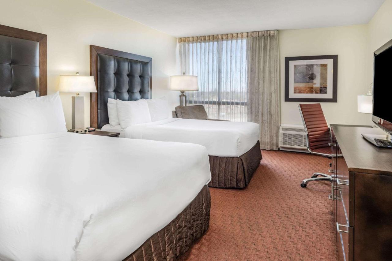 Отель Wyndham Sacramento Carmichael Экстерьер фото