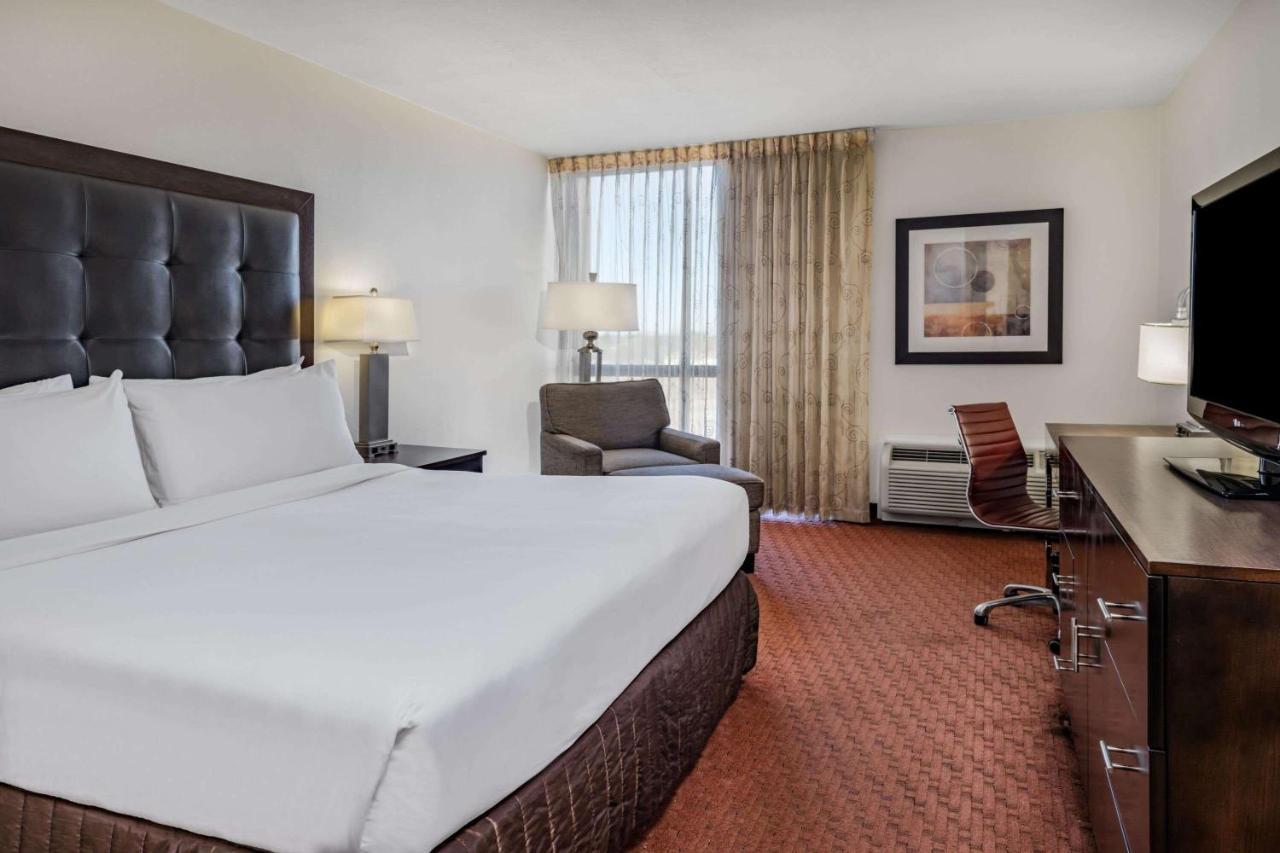 Отель Wyndham Sacramento Carmichael Экстерьер фото