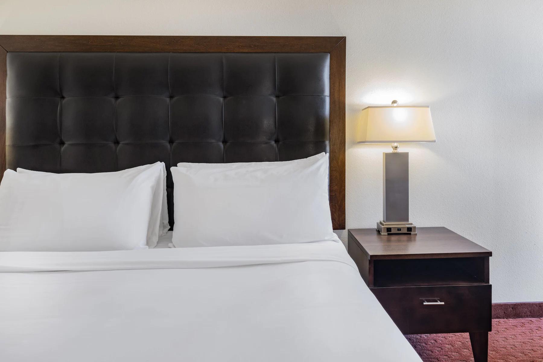 Отель Wyndham Sacramento Carmichael Экстерьер фото
