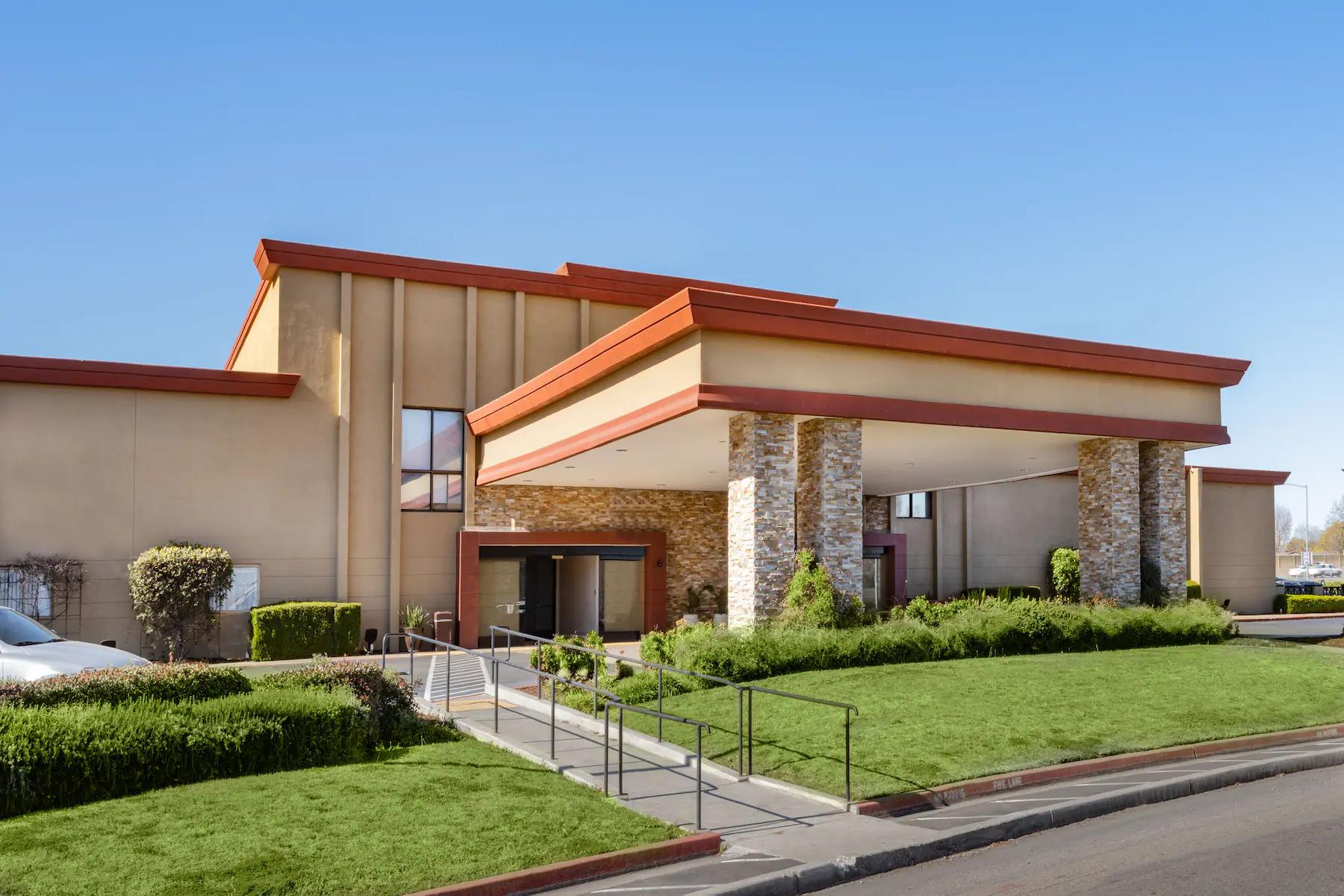 Отель Wyndham Sacramento Carmichael Экстерьер фото