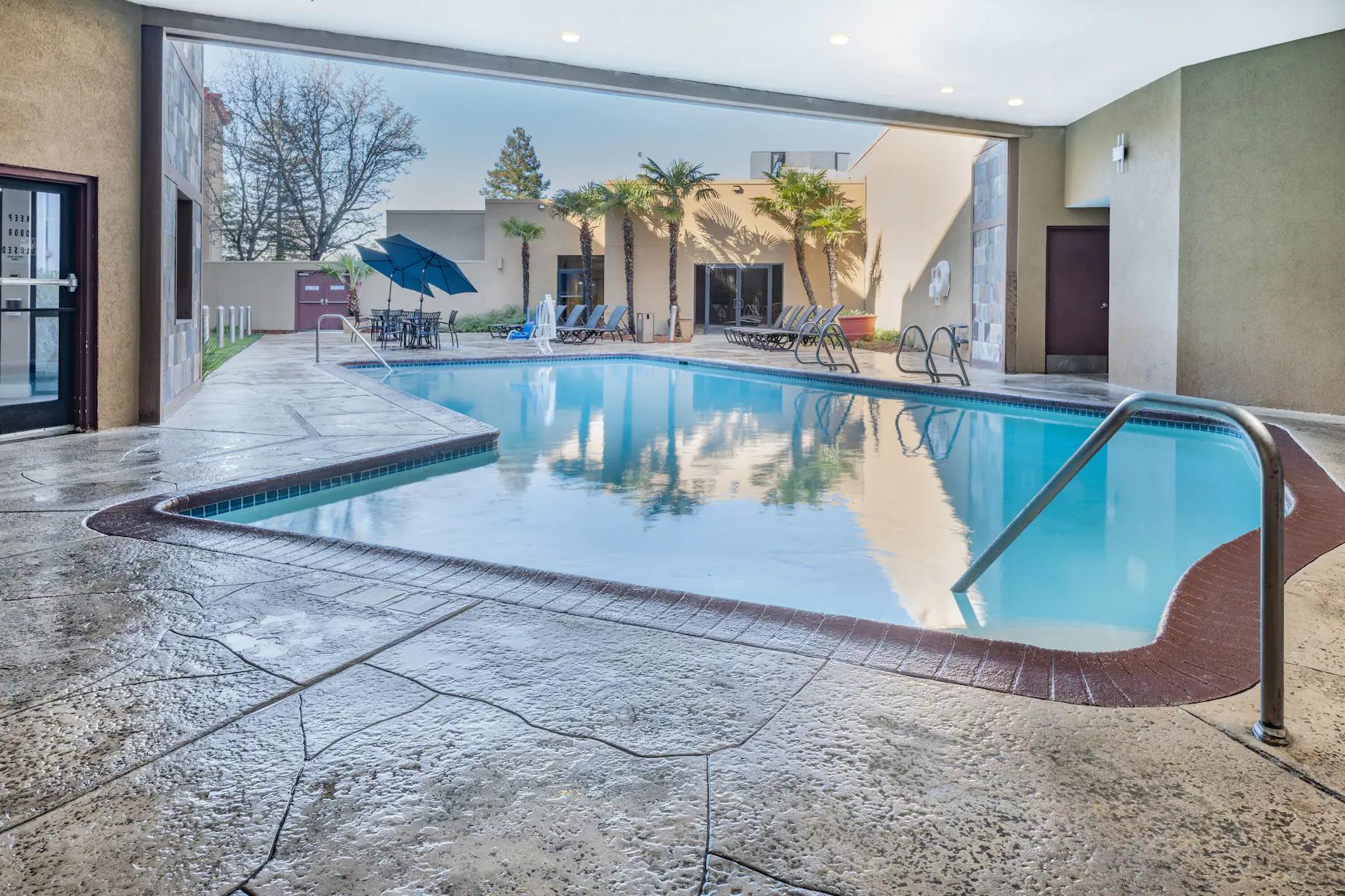 Отель Wyndham Sacramento Carmichael Экстерьер фото