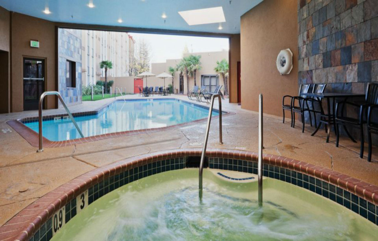 Отель Wyndham Sacramento Carmichael Экстерьер фото